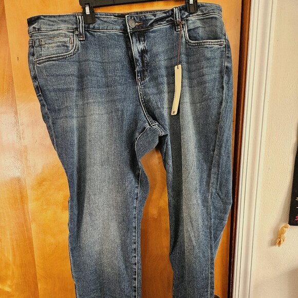 NWT Kut from the Kloth Catherine Boyfriend Jean Dark Wash Denim 18W - Picture 3 of 9